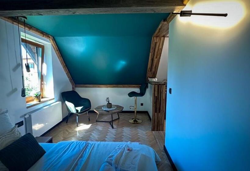 דירה בת חדר שינה 1 עם מרפסת, Uroczysko