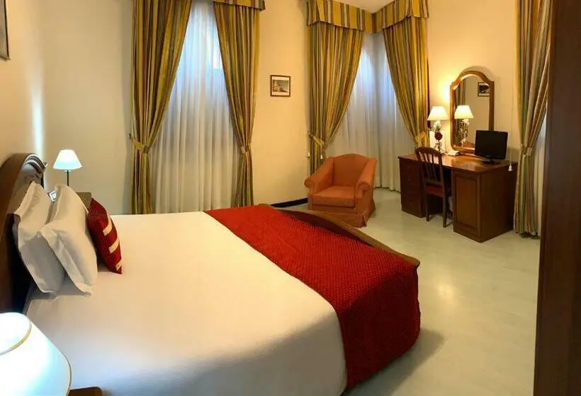 キングサイズベッドのスーペリアルーム, Albergo Italia