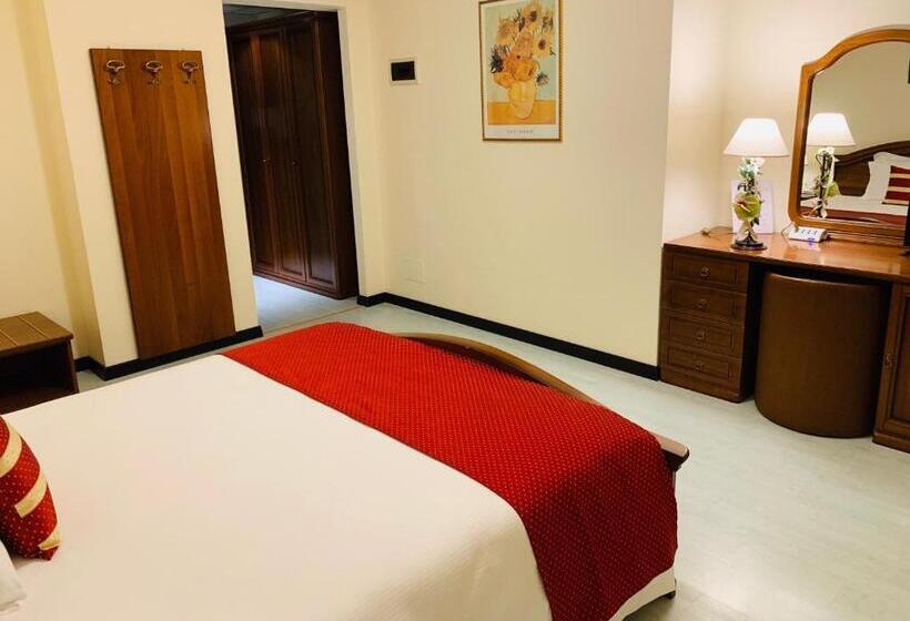 חדר סופריור לשלושה, Albergo Italia