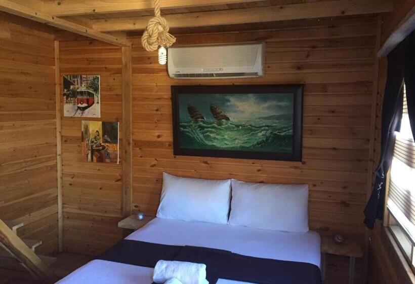 Семейное Бунгало, Ayanya Beach & Bistro Bungalows