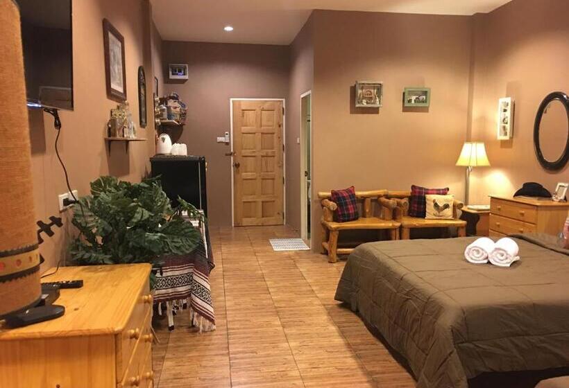 غرفة قياسية رباعية, The Green Land Farm