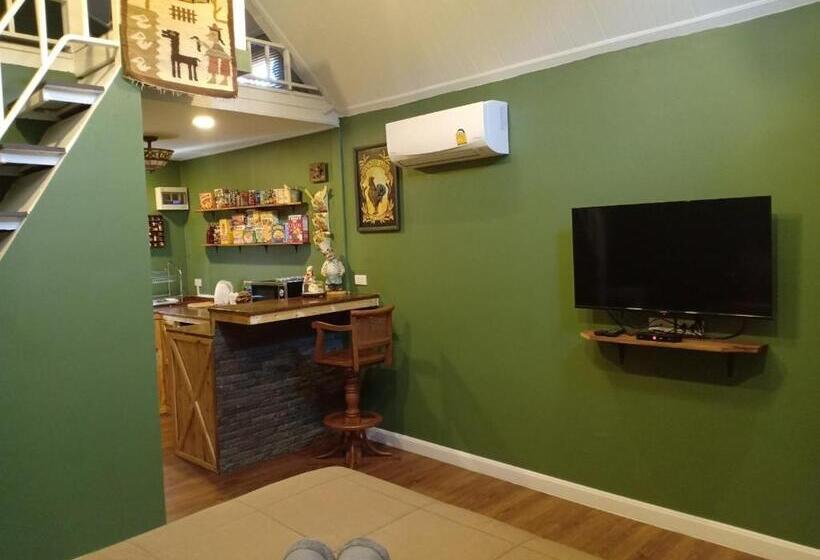 חדר דלוקס, The Green Land Farm