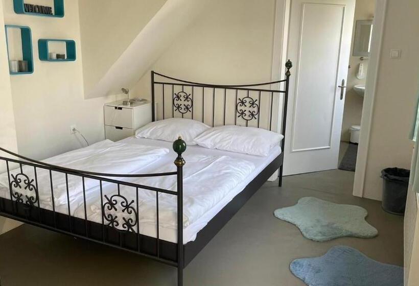 이코노미 싱글 룸, Stupperhof