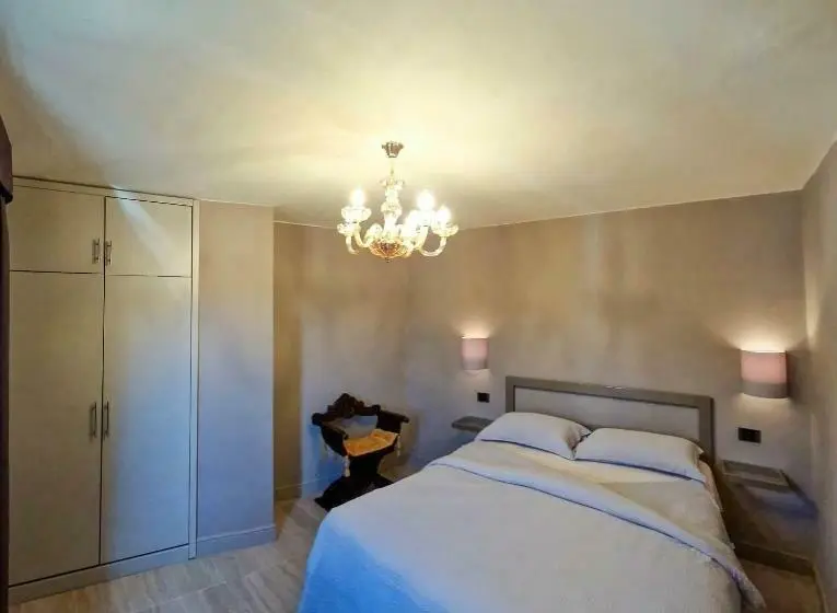デラックスの4人部屋, Villa Sarchi
