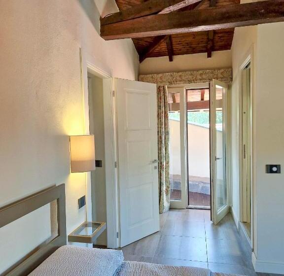 غرفة عائلية, Villa Sarchi