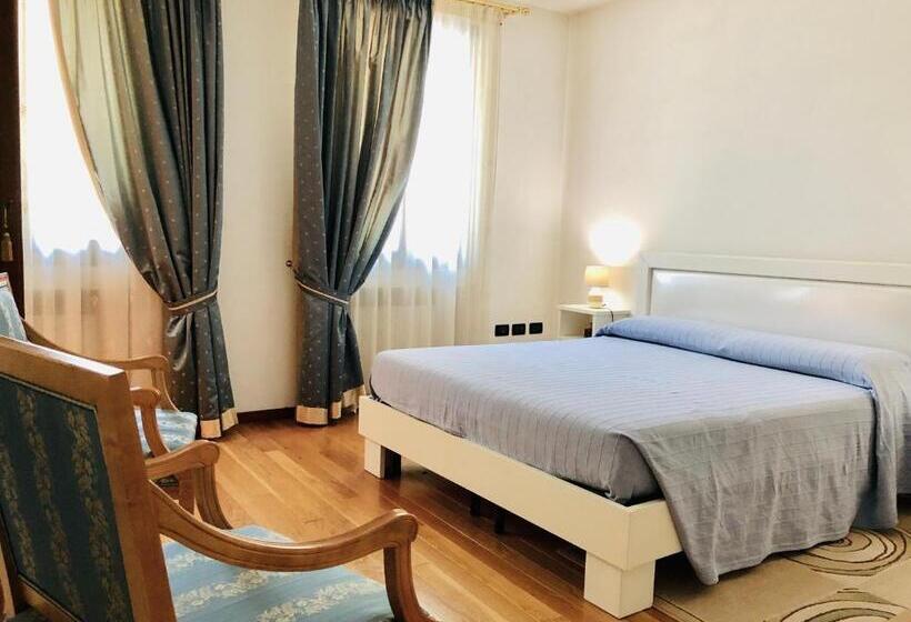 غرفة ديلوكس, Villamoreno