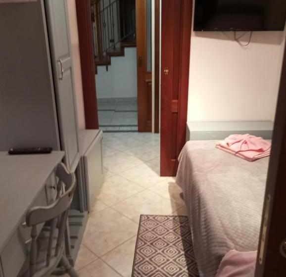 شقة غرفة واحدة, Villamoreno