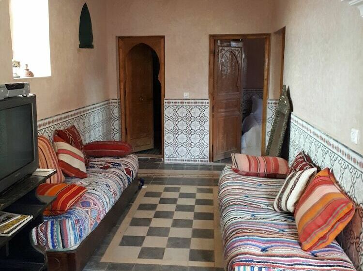 سوئیت 2 خوابه, Refuge Aicha