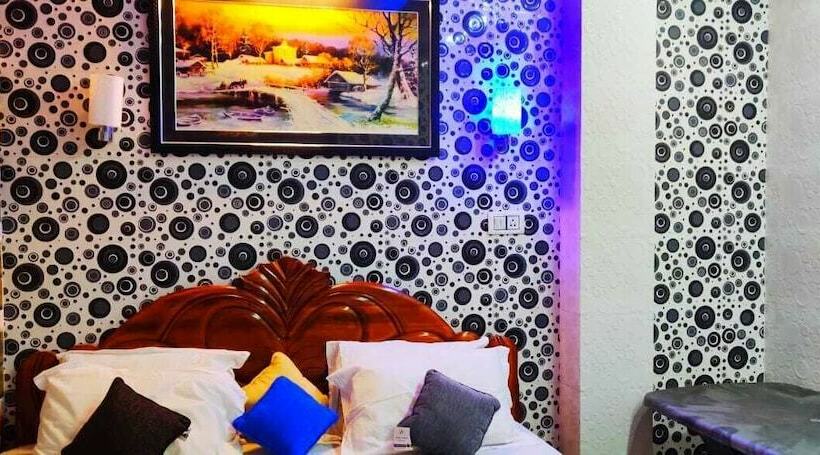 Suite Familiar, Royal Island