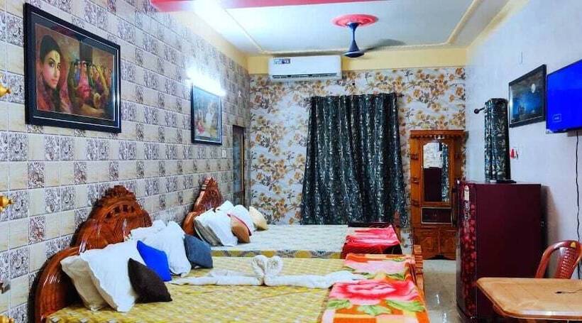 Llit en Habitació Compartida, Royal Island