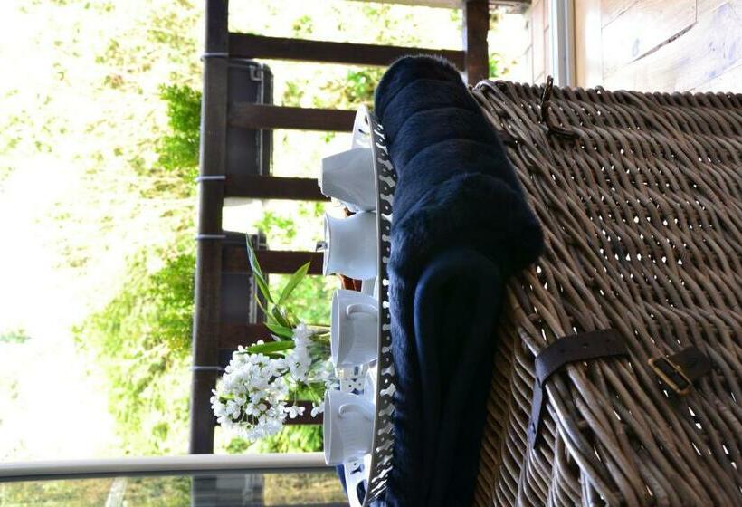 スーペリアファミリールーム, Chambres D Hôtes Villa De Vienneenarthies