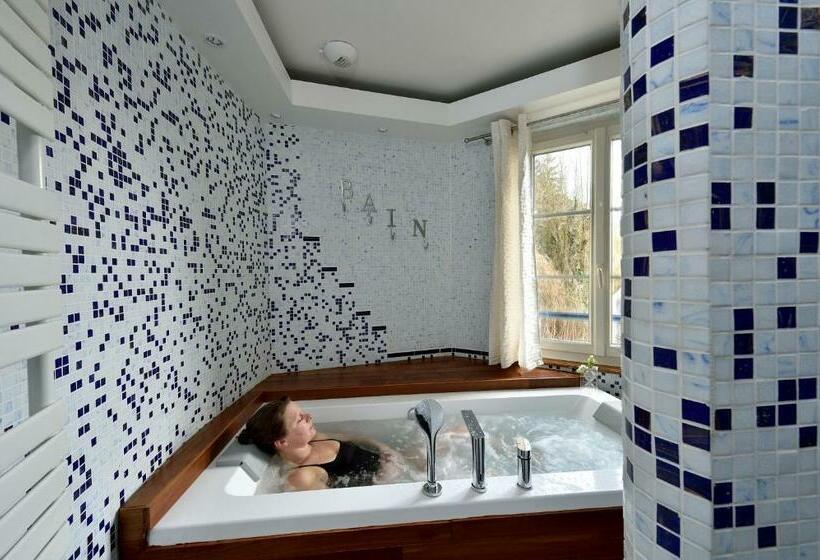 スーペリアファミリールーム, Chambres D Hôtes Villa De Vienneenarthies