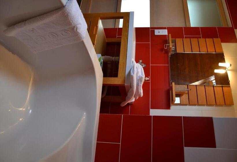 スタンダードルーム, Chambres D Hôtes Villa De Vienneenarthies