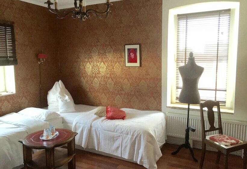 Семейный Номер, Soruper Hof