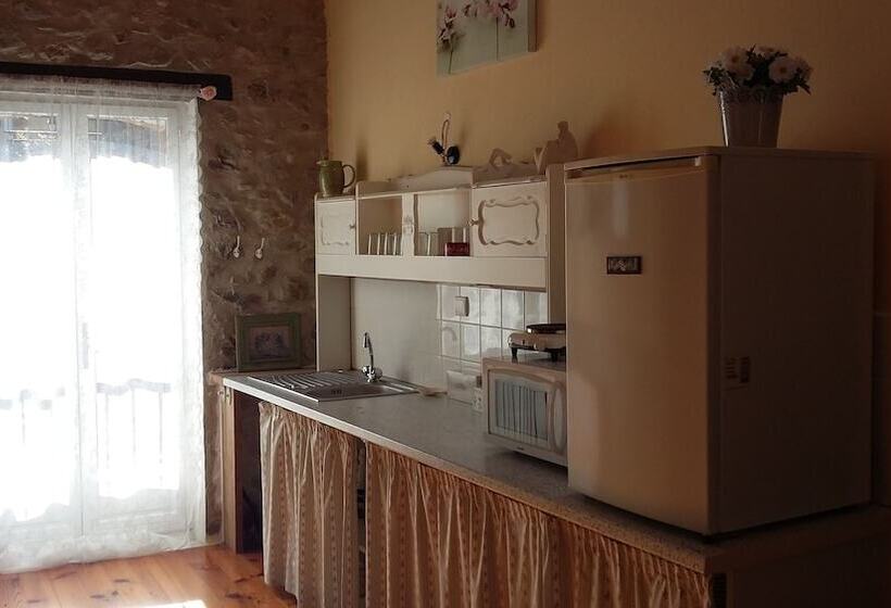 חדר סטנדרט לשלושה, L Envolée