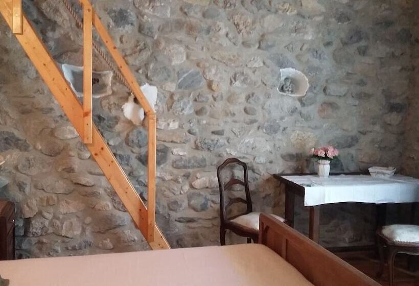 חדר סטנדרט לארבעה, L Envolée