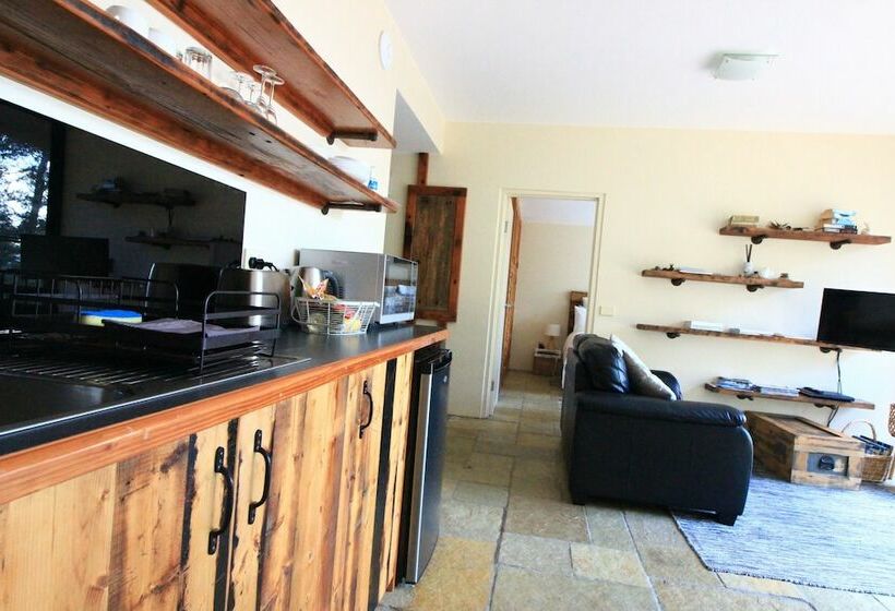 דירת חדר בקומת קרקע, Down To Earth Farm Retreat