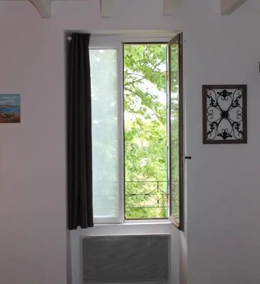 スタンダード４人部屋, Les Terrasses Des Mimosas