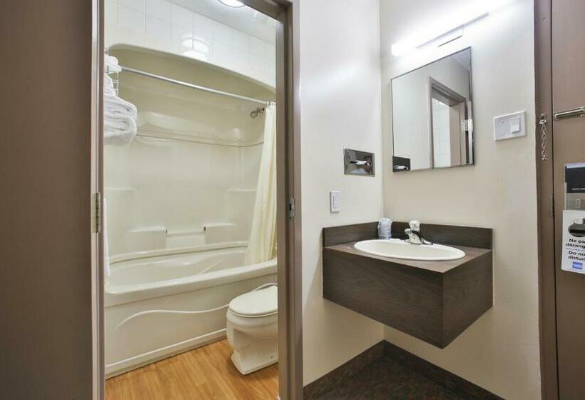 חדר דחוקס עם מיטת קינג, King