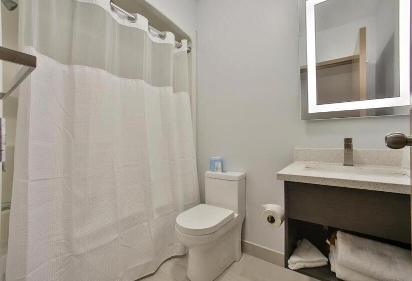 חדר דלוקס מיטת קווין, King