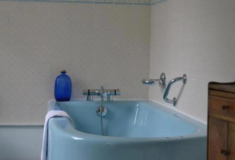 スタンダード4人部屋, B&b La Tour Blanche
