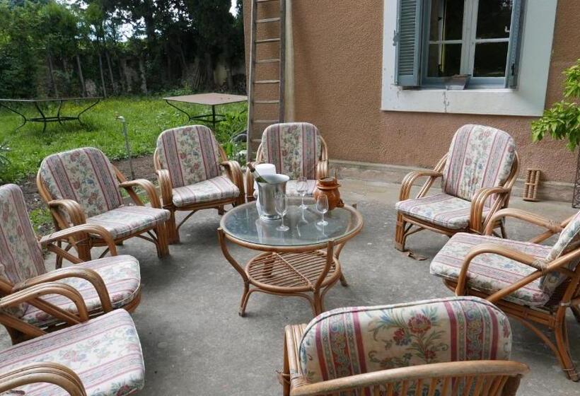 غرفة قياسية, La Glacière  Ostalarià Agricol