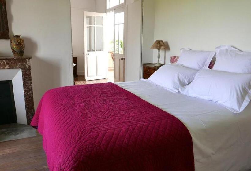 غرفة قياسية ثلاثية, La Glacière  Ostalarià Agricol