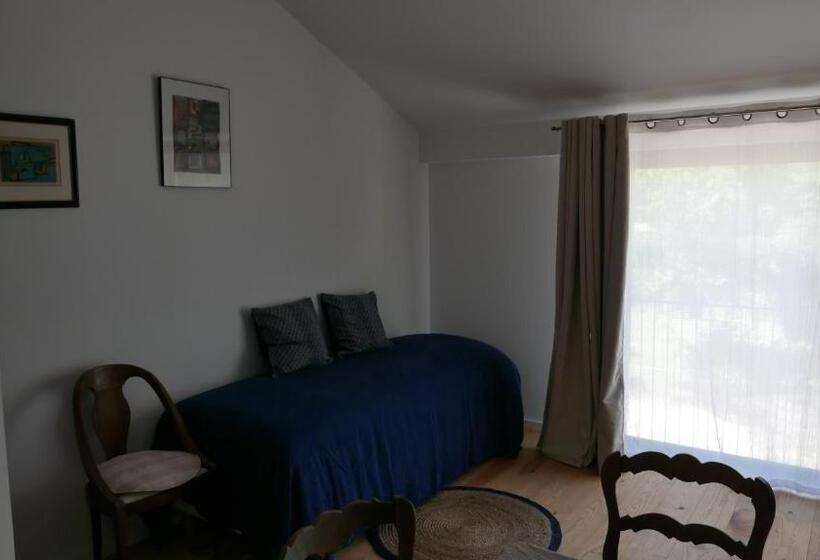 إستديو عائلى, La Glacière  Ostalarià Agricol