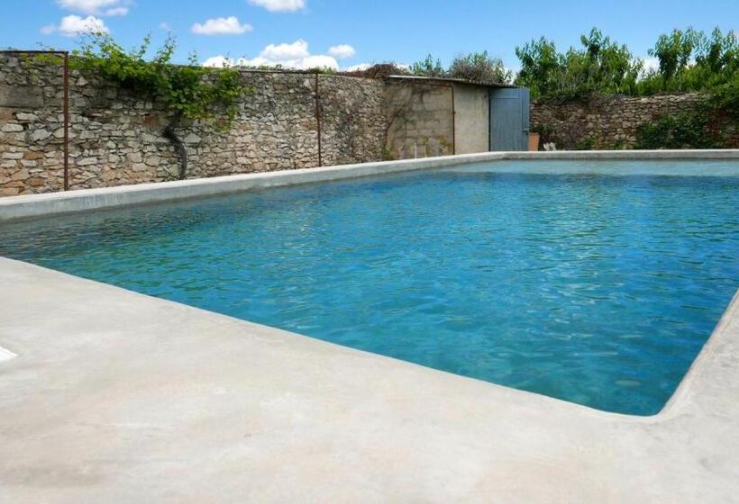 إستديو عائلى, La Glacière  Ostalarià Agricol