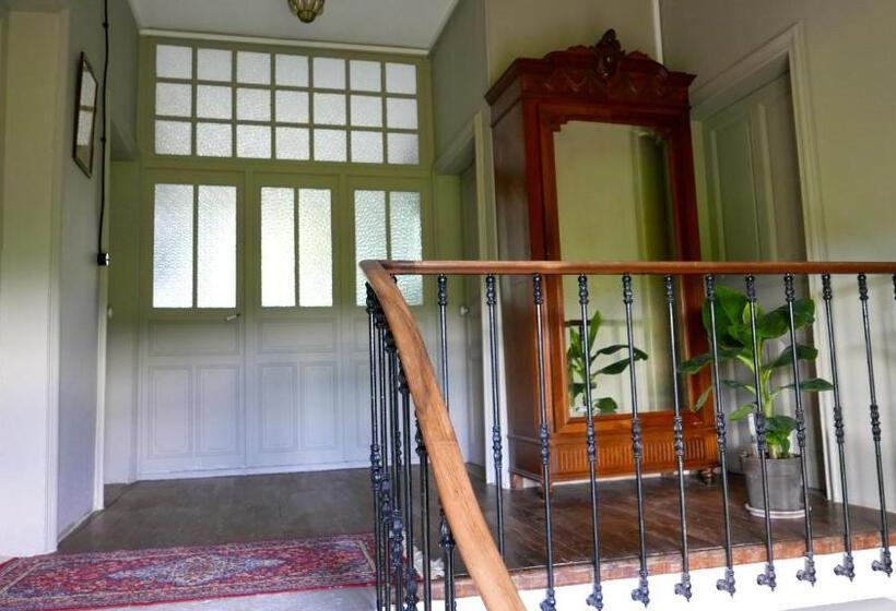 غرفة قياسية ثلاثية, La Glacière  Ostalarià Agricol