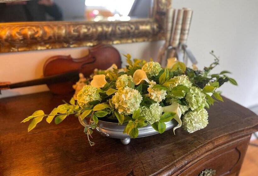 جناح, Le Manoir De La Bigotière