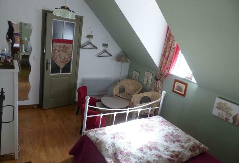 Семейный Номер, Moulin De La Beraudaie