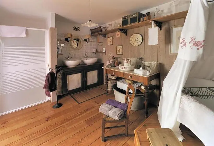 スタンダードトリプルルーム, Moulin De La Beraudaie