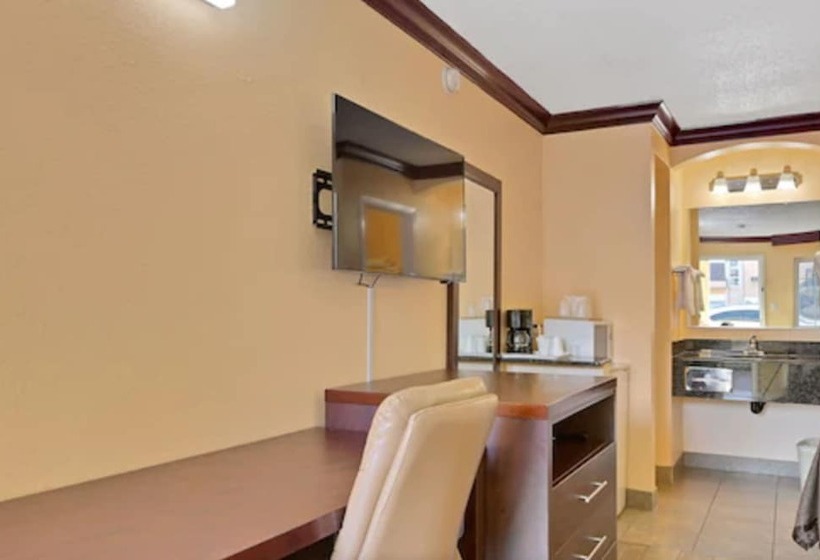 Номер Стандарт 2 Двуспальные Кровати, Americas Deluxe Inn  Marysville