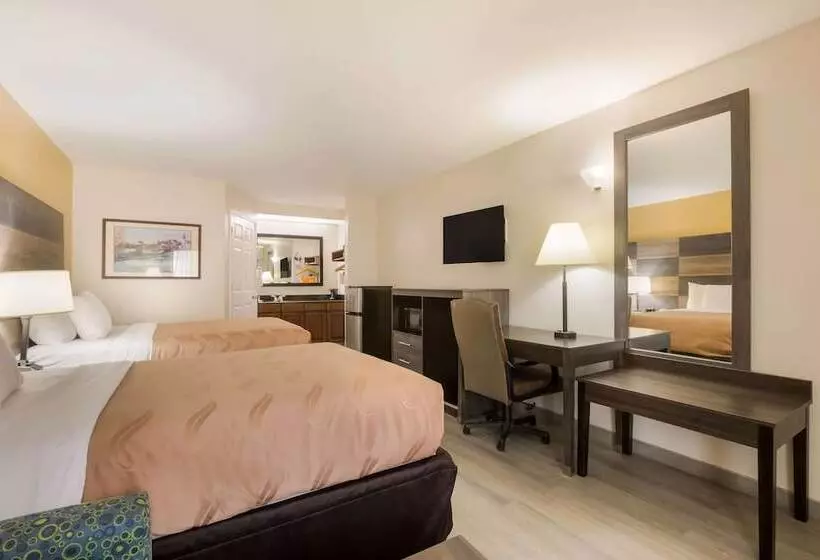 スイート, Quality Inn & Suites Near Lake Oconee