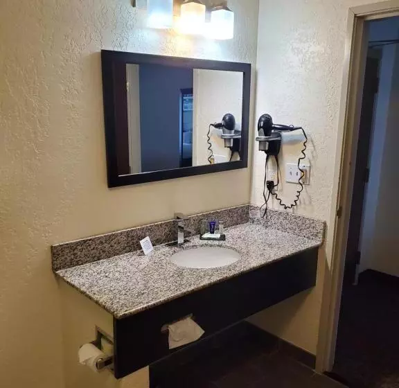 سوئیت با وان آب گرم, Sleep Inn & Suites Jacksonville Near Camp Lejeune