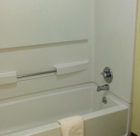 غرفة قياسية, Super 8 By Wyndham Brookhaven