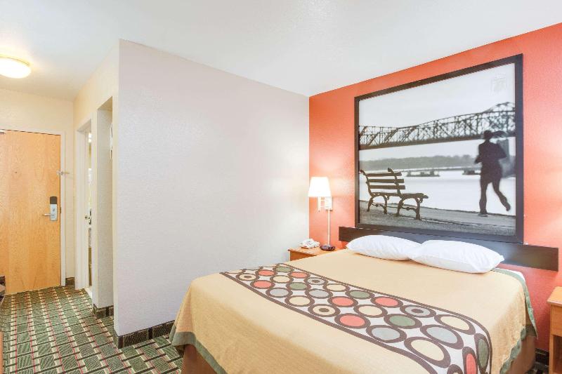 带大床的标准间, Super 8 By Wyndham Crossville Tn