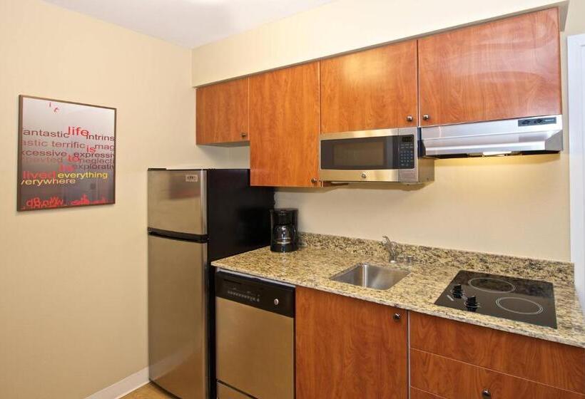 带大床的套房, Towneplace Suites By Marriott Seattle Southcenter