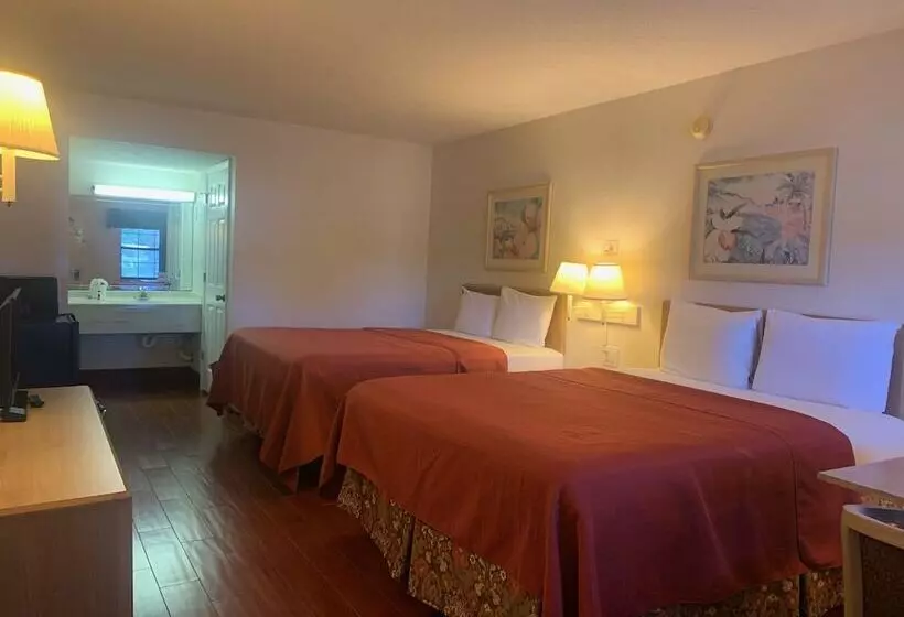２ダブルベッドのスタンダードルーム, Travelodge By Wyndham Hotel & Cottages St Augustine   Historic
