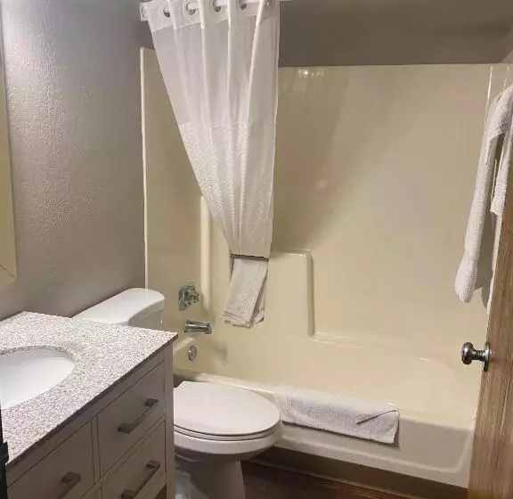Deluxe Suite King Bed, I M Hotel By Timberlake