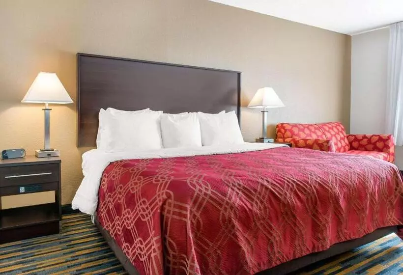 キングサイズベッドのスタンダードルーム, Quality Inn Noblesvilleindianapolis