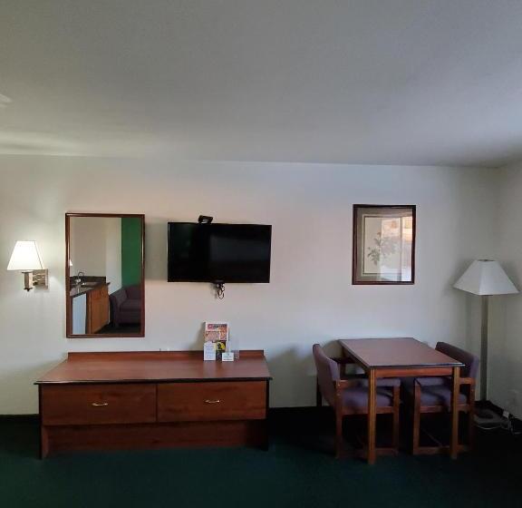 디럭스 룸 킹사이즈 침대, Super 7 Inn Tecumseh