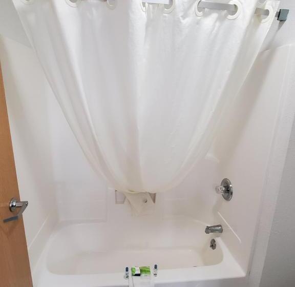 디럭스 룸 킹사이즈 침대, Super 7 Inn Tecumseh