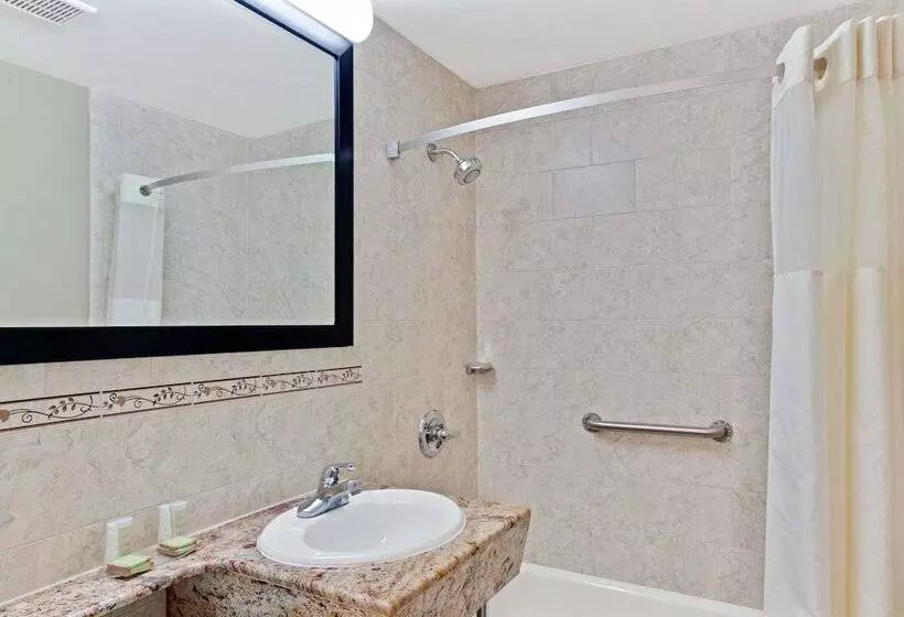 اتاق استاندارد, Super 8 By Wyndham Long Island City Lga