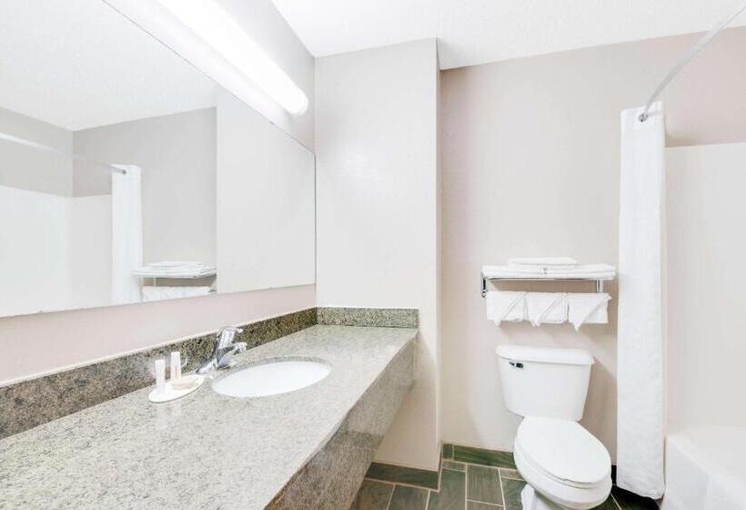 غرفة ديلوكس سرير كينج, Super 8 By Wyndham Sisseton