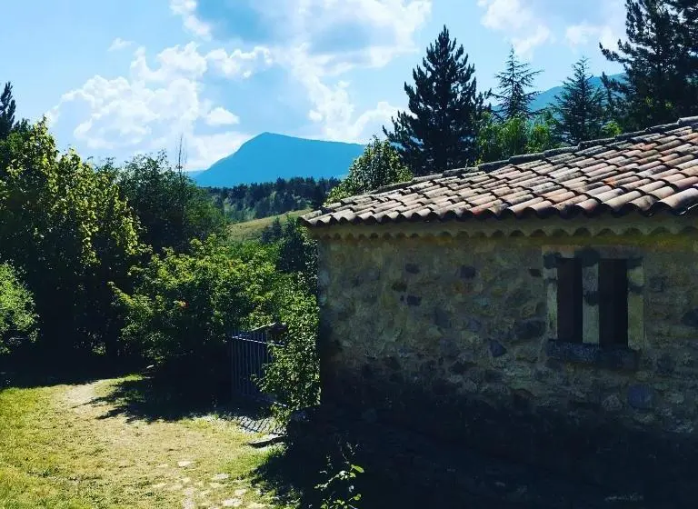 マウンテンビューファミリールーム, Le Moulin De La Viorne, Gîte Modulable Avec Piscine En Haute Provence