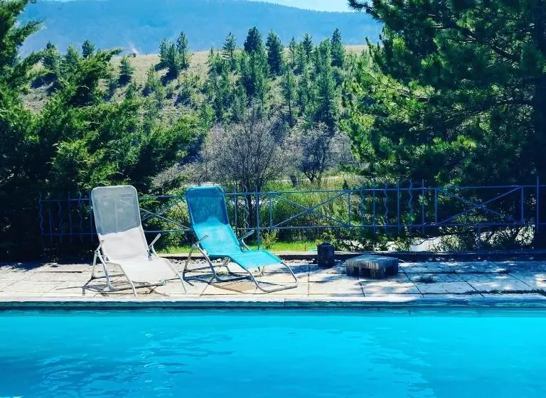 マウンテンビューファミリールーム, Le Moulin De La Viorne, Gîte Modulable Avec Piscine En Haute Provence