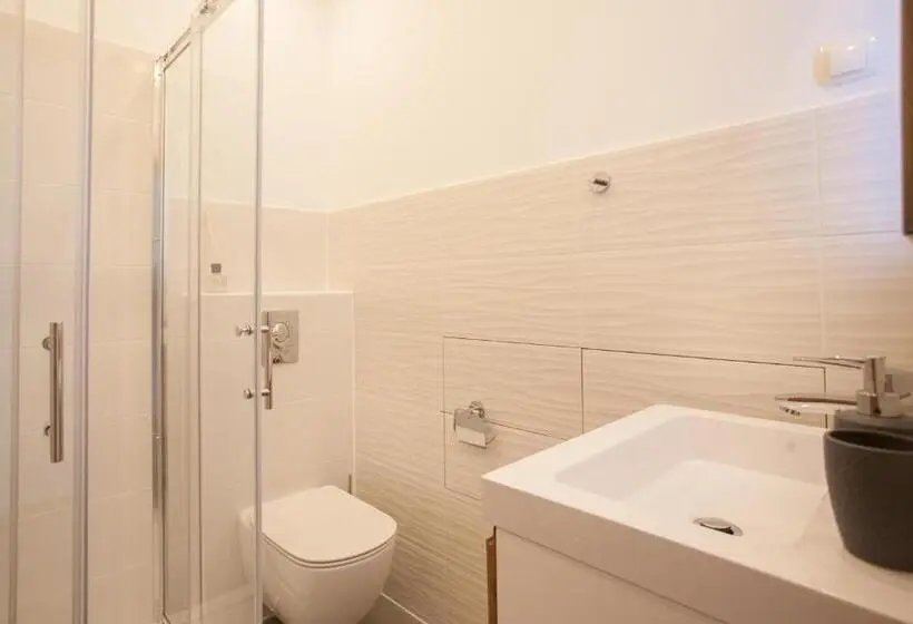 Estudio Estàndard, Bella Vista Suites
