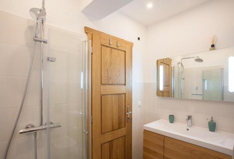 Апартаменты 2 Спальни, Bella Vista Suites